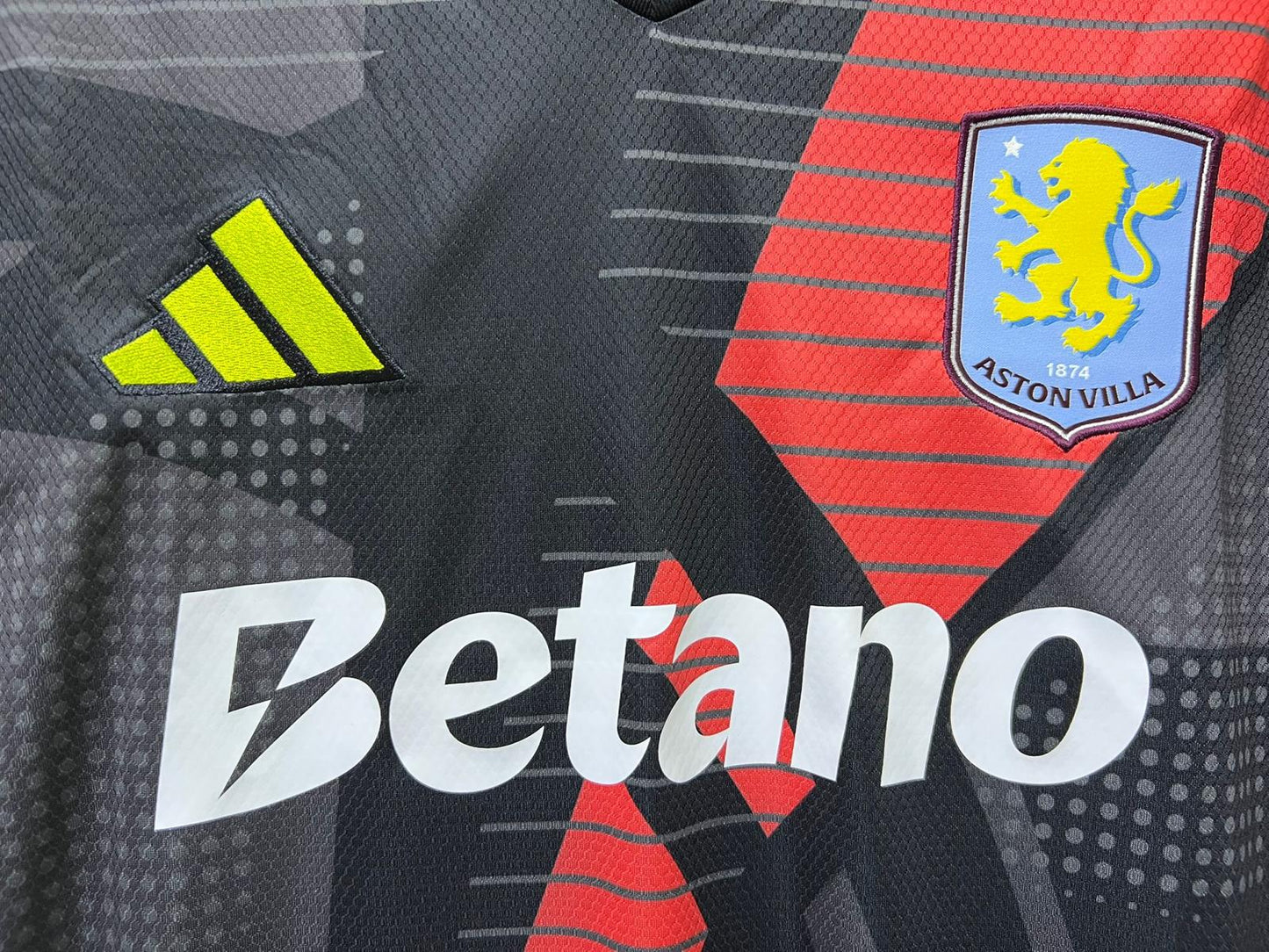 ASTON VILLA 2024-2025 Home Goalkeeper shirt with printing and patch