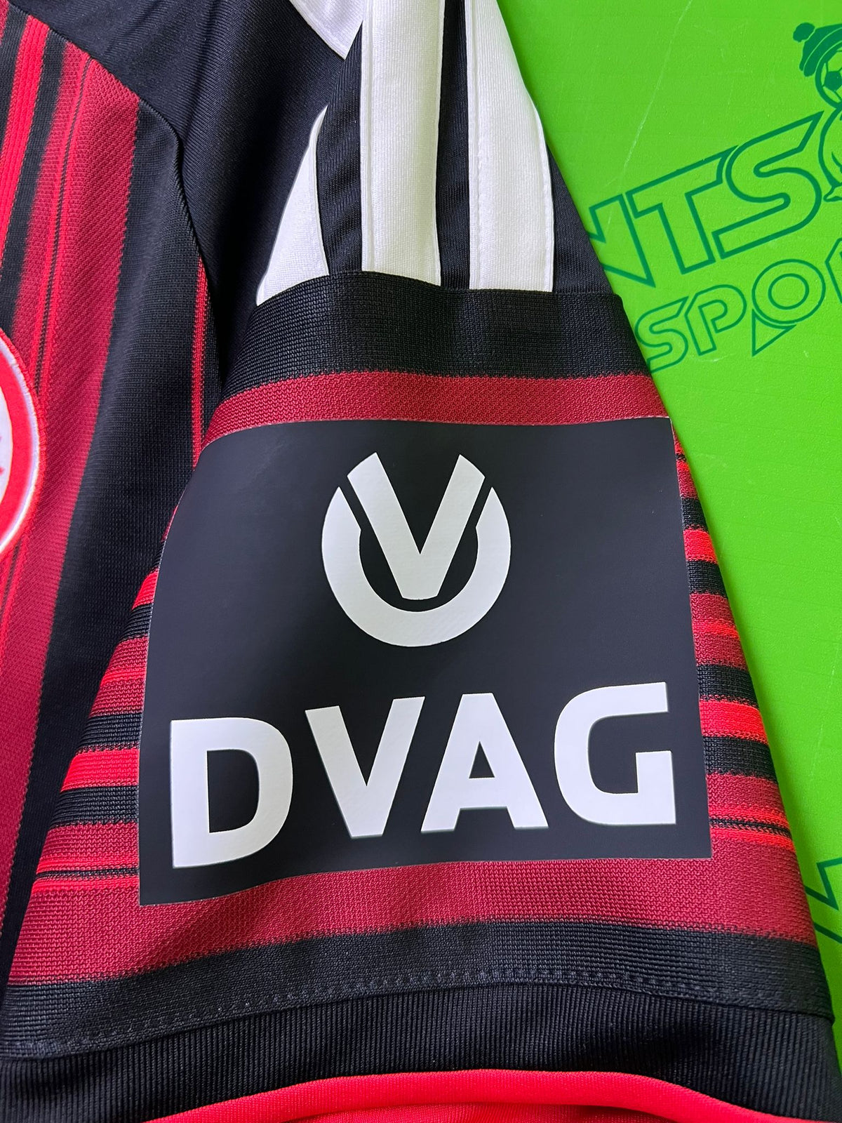 EINTRACHT FRANKFURT 法蘭克福 2026/27 主場球迷版連 20 DOAN 連章
