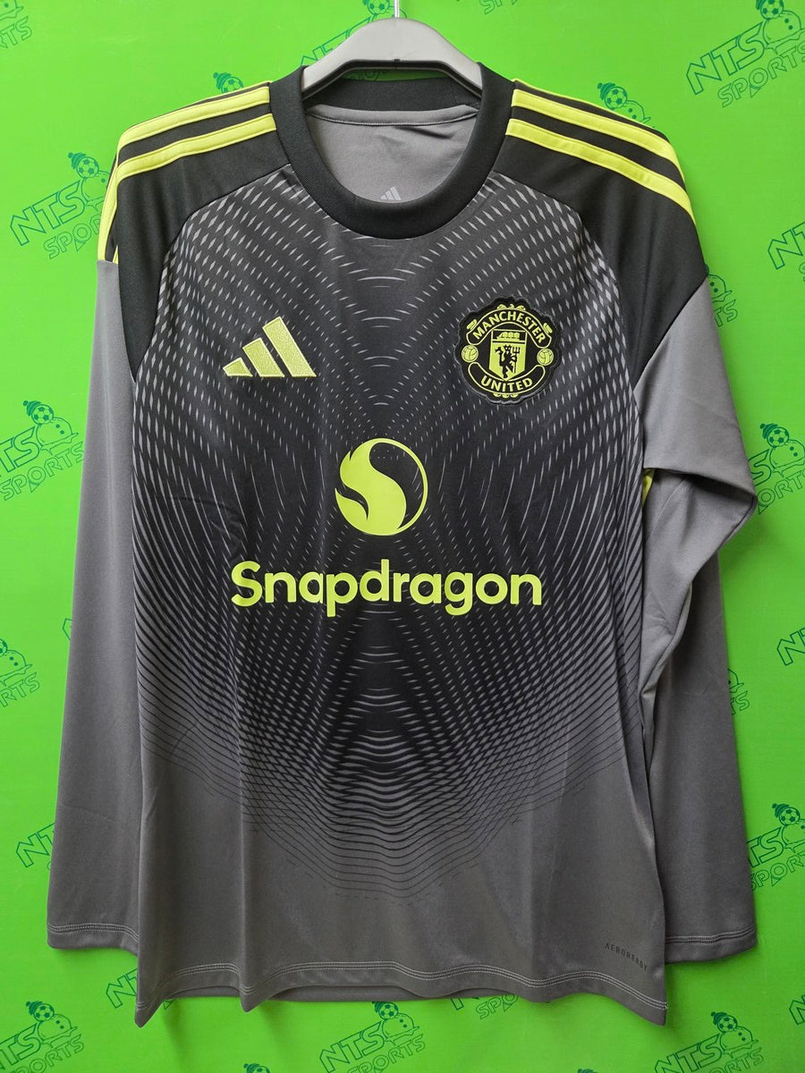 MANCHESTER UNITED 2025/26 Goalkeeper Home Long Sleeve Jersey