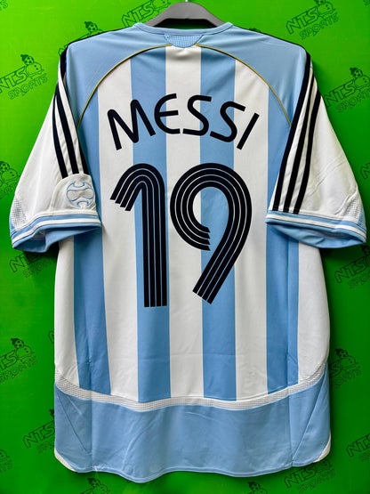 ARGENTINA 2006 home reissue shirt with 19 messi 