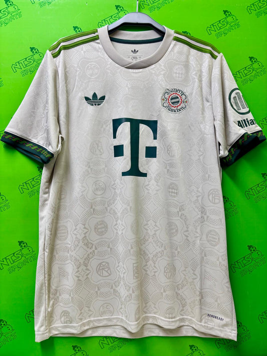BAYERN MUNICH 拜仁慕尼黑 2025/26 啤酒節特別版球衣連印字連章